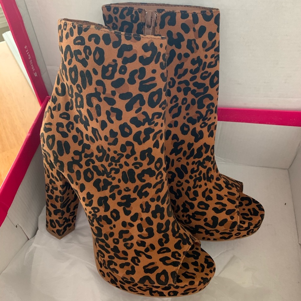 Leopard print heels